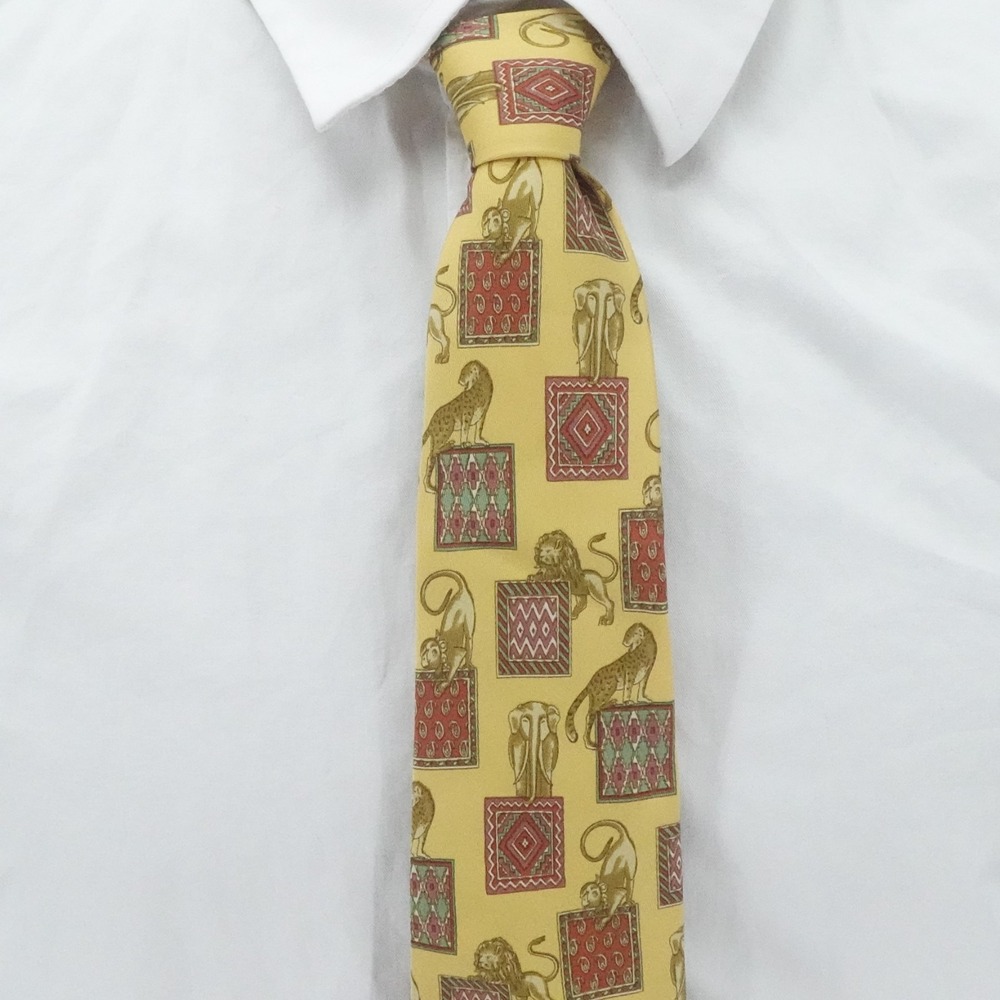 Salvatore Ferragamo Tie‎ Mens Yellow Animal Print Silk Made in Italy